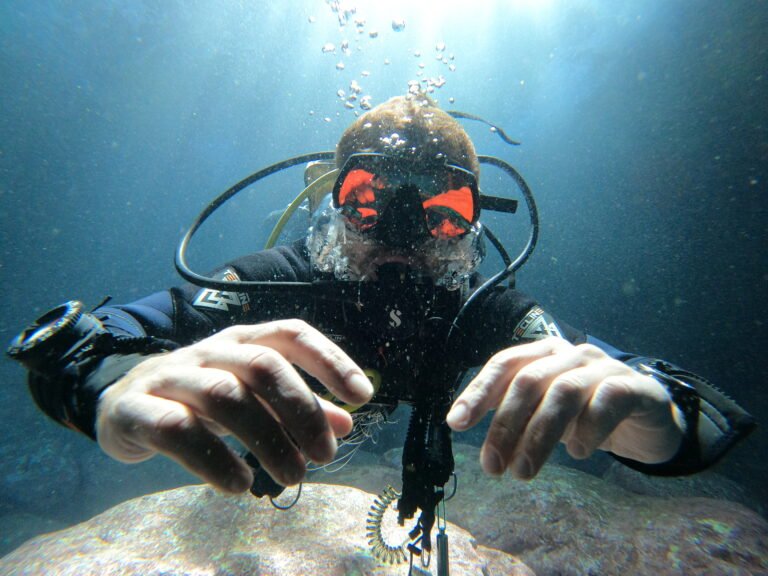 Diver with a perfect buoyancy. PPB specialty in Tenerife.